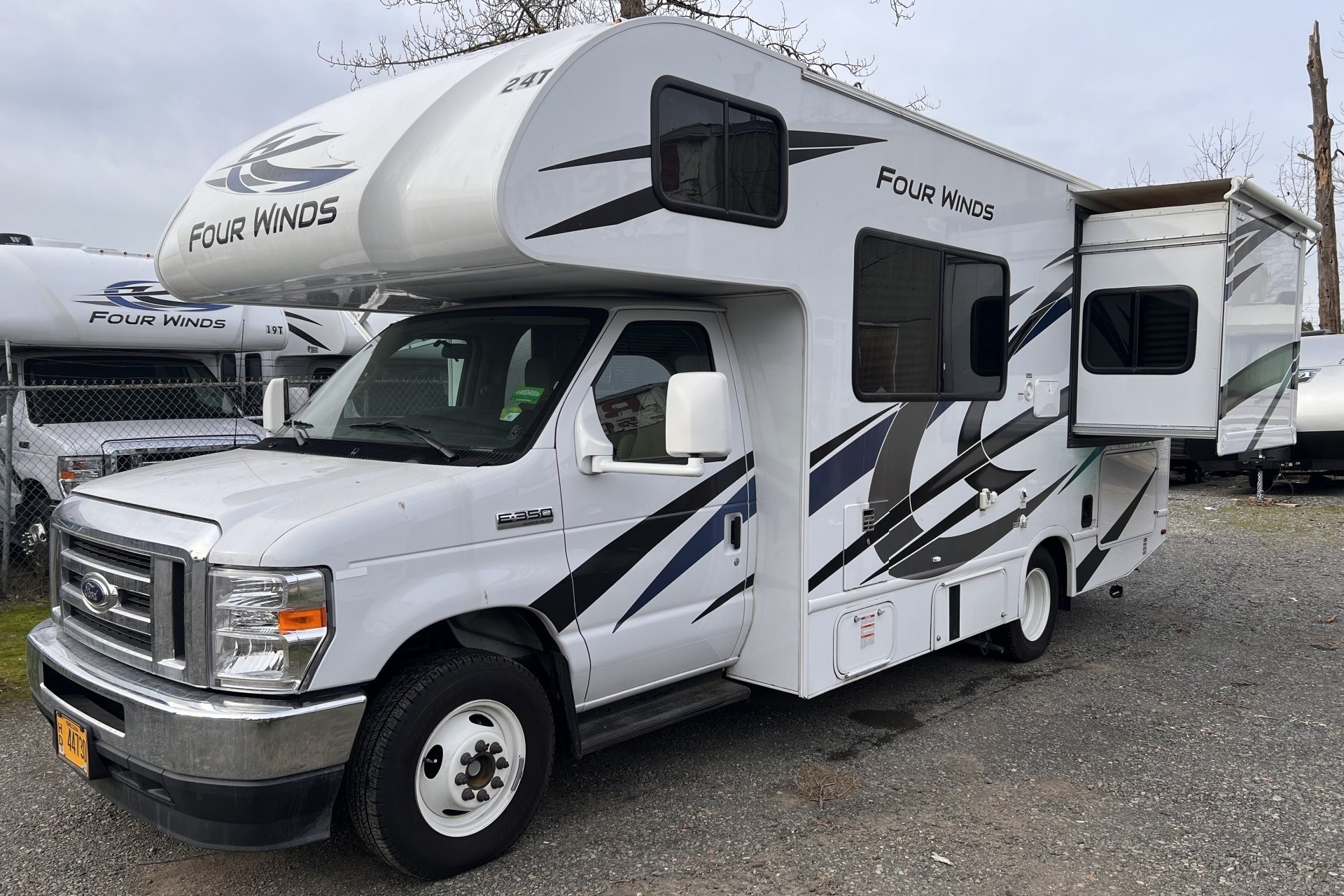 Deer Land   Thor Motor Coach fourwind 22b Class C