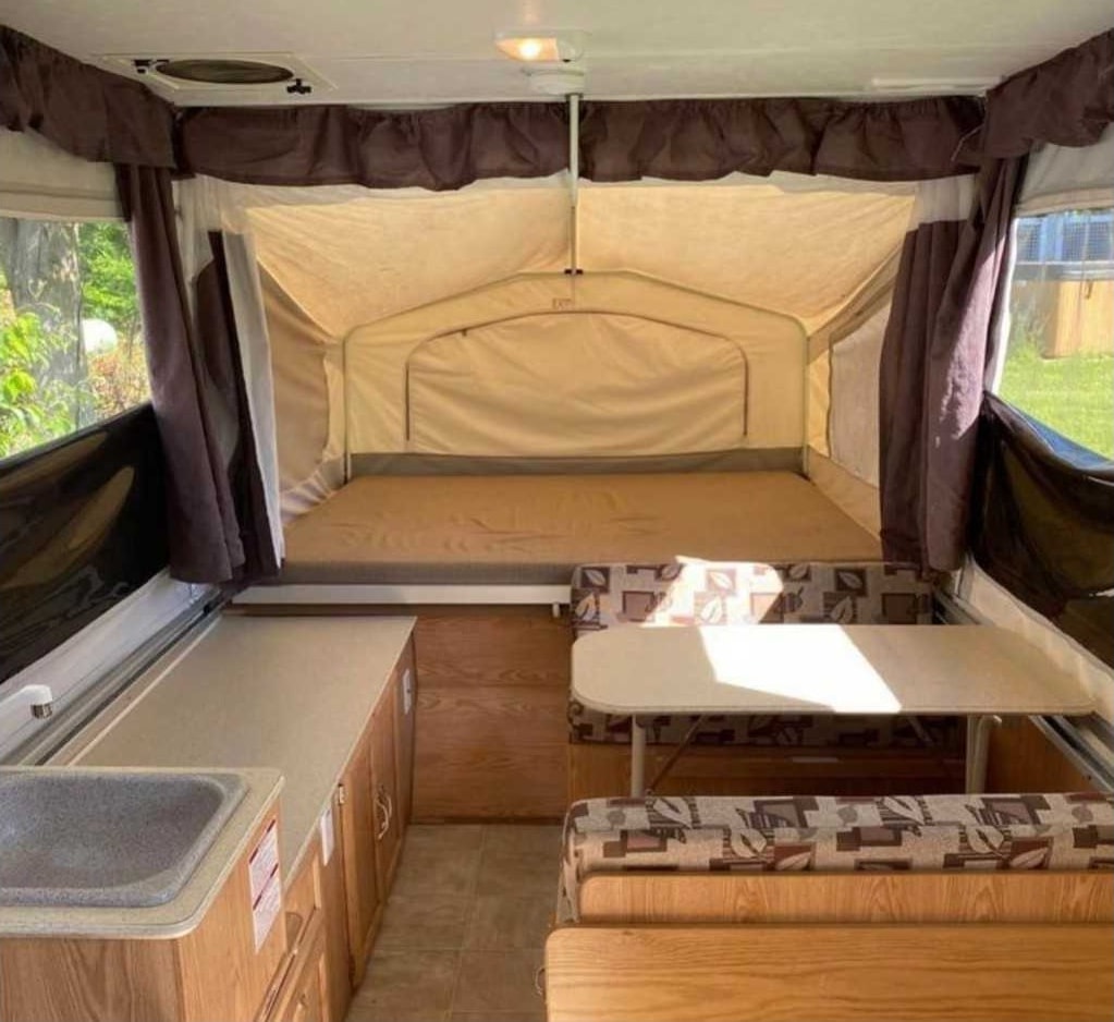 The Floyds Palomino Mustang Tent Trailer