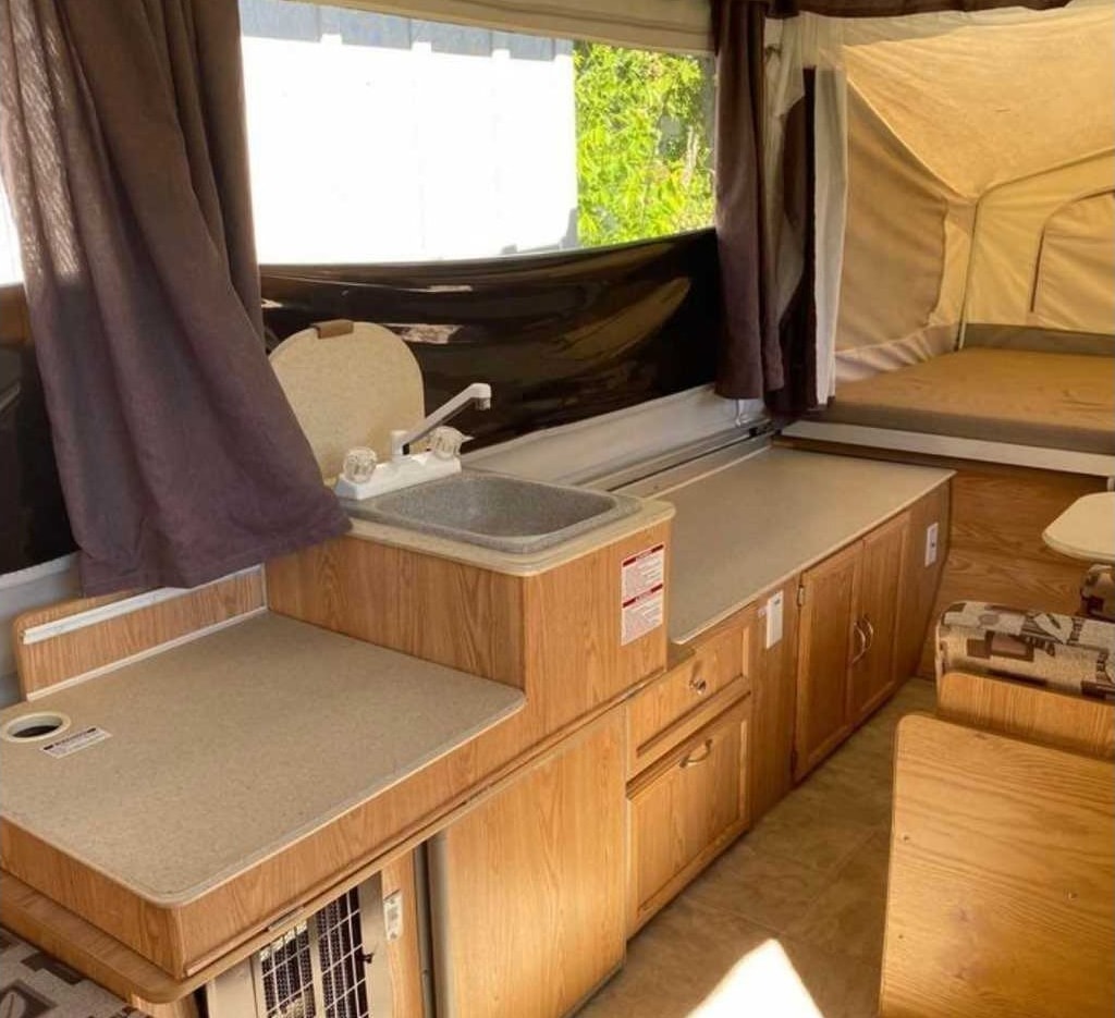 The Floyds Palomino Mustang Tent Trailer