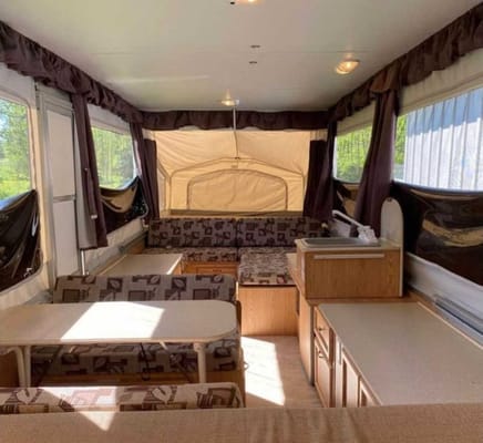 The Floyds Palomino Mustang Tent Trailer