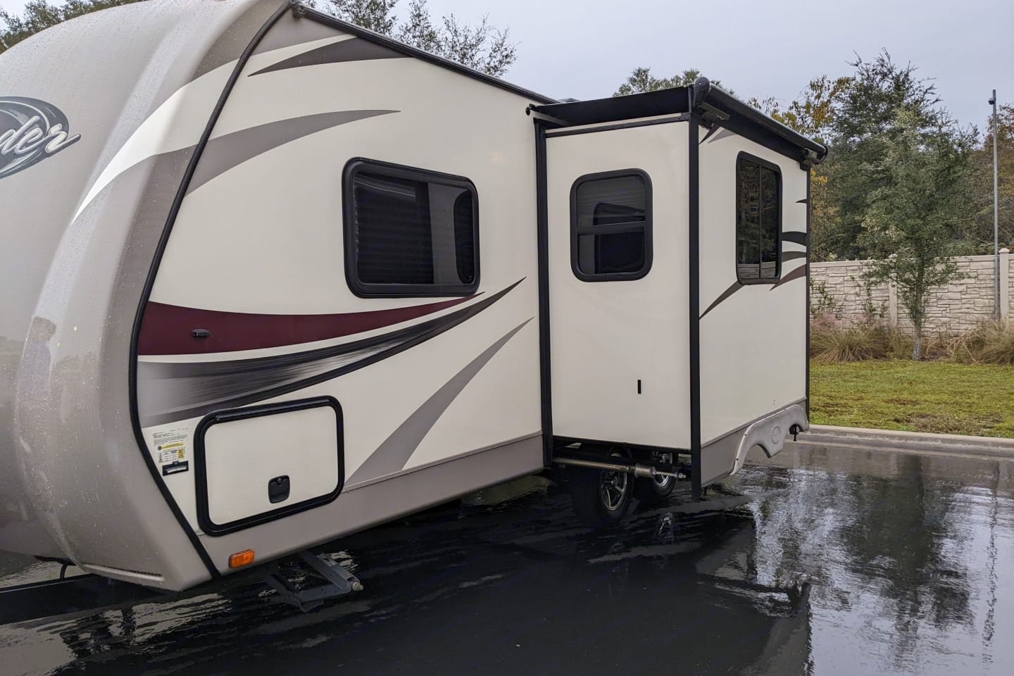 Joe and Christine's Fun Finder Xtreme Lite Travel Trailer