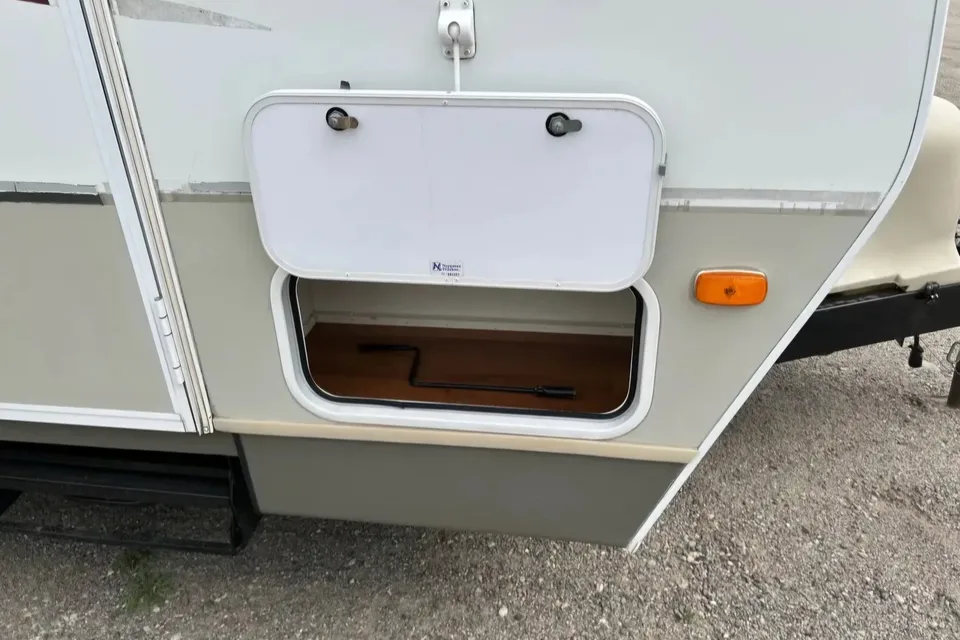 ArtVan Keystone 25RSS Travel Trailer