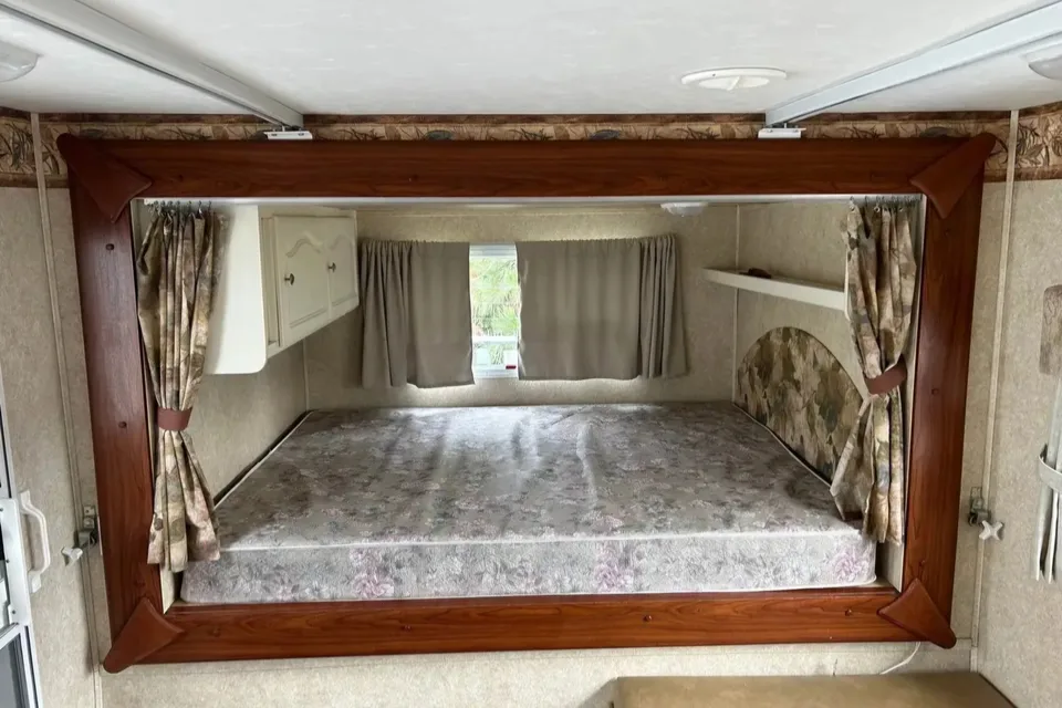 ArtVan Keystone 25RSS Travel Trailer