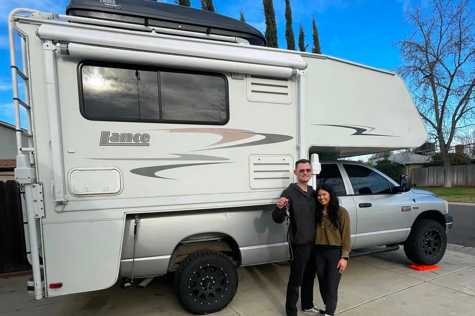 Jonanie - 4x4 Dodge & Cabover Camper (Starlink)