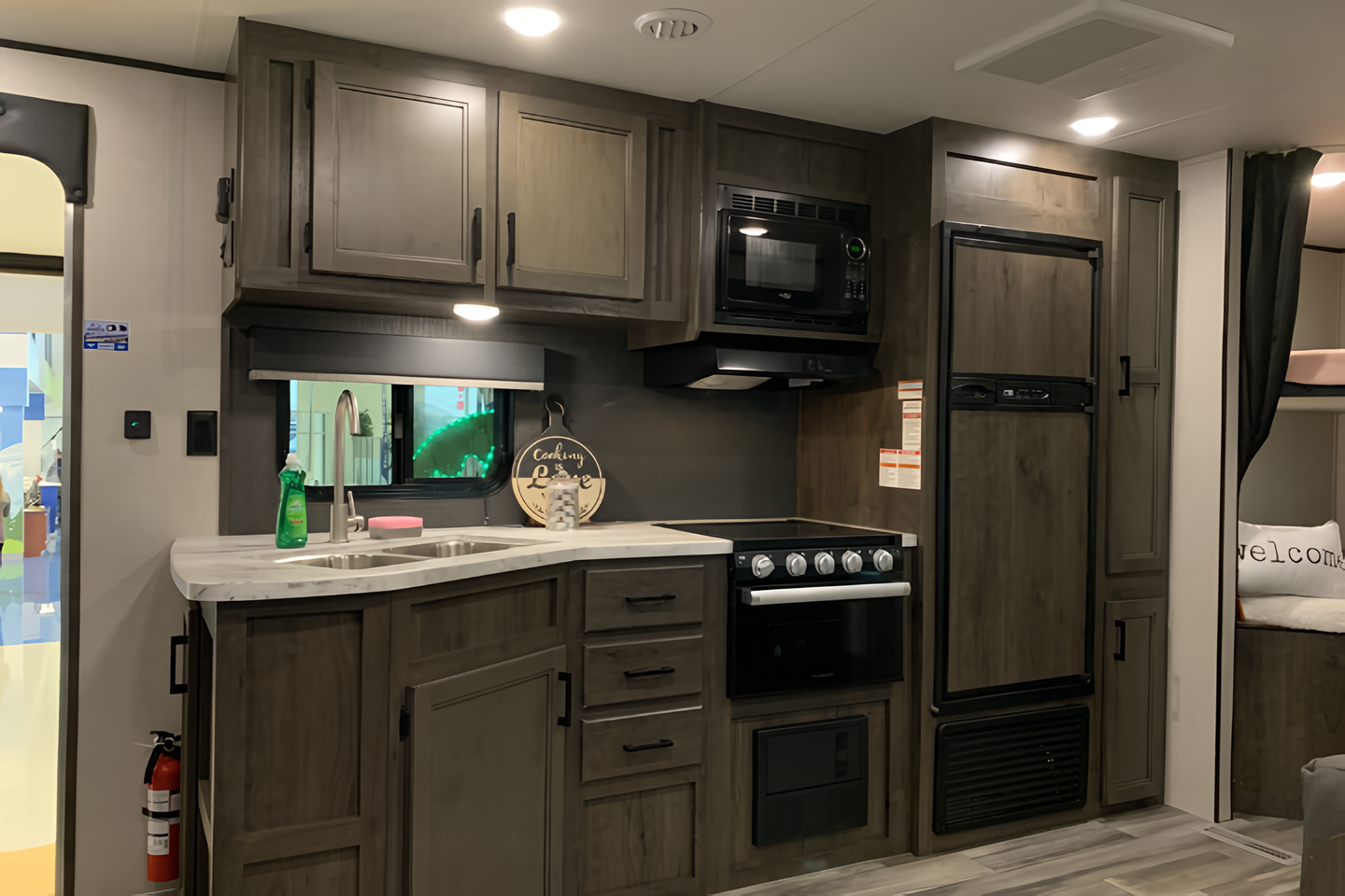 The Rolling Retreat - 2021 Starcraft 26' Bunkhouse