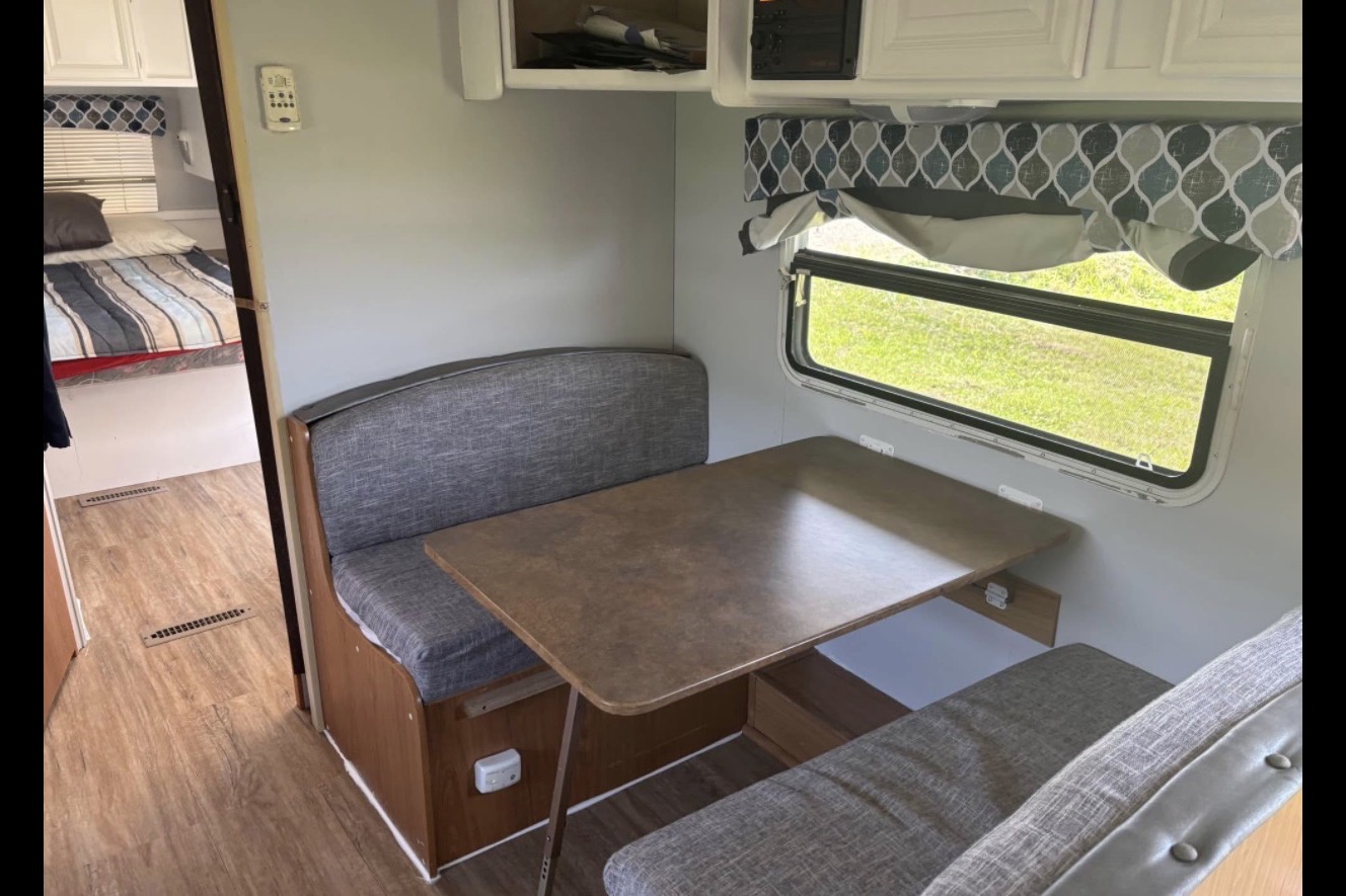 Michy’s Jayco Featherlite Travel Trailer