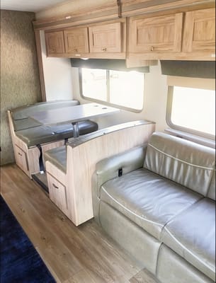 2018 Forest River Sunseeker 2850SLE Class C