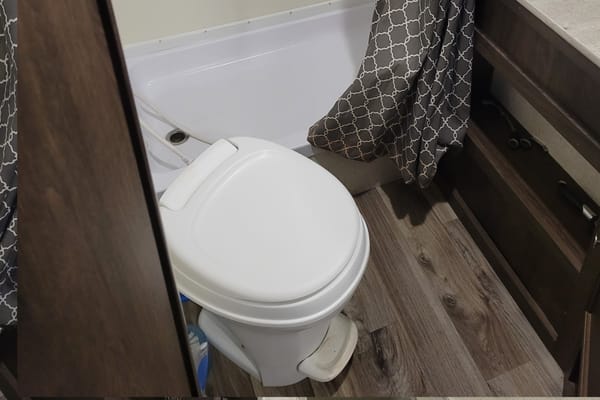 Justin's Starcraft Autumn ridge Travel Trailer