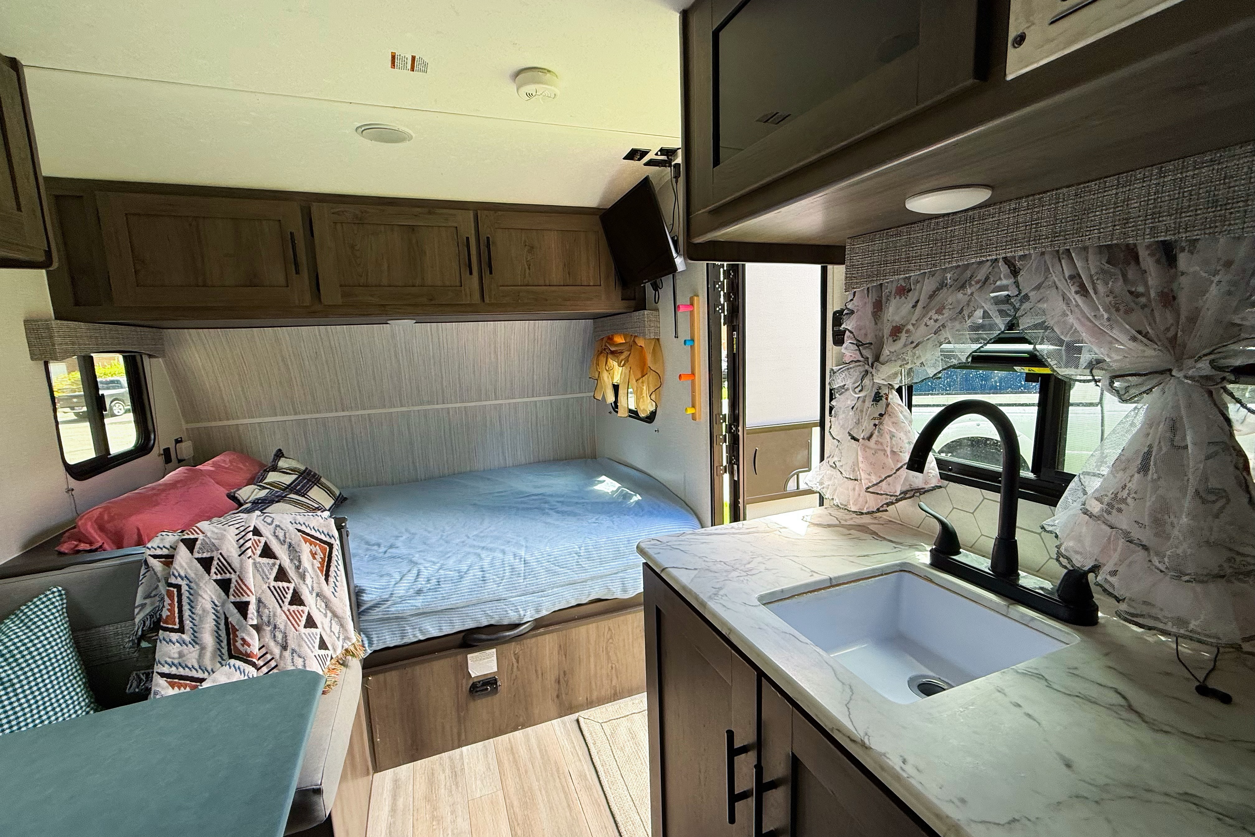 Forest River Coachmen Clipper 17BH Trailer