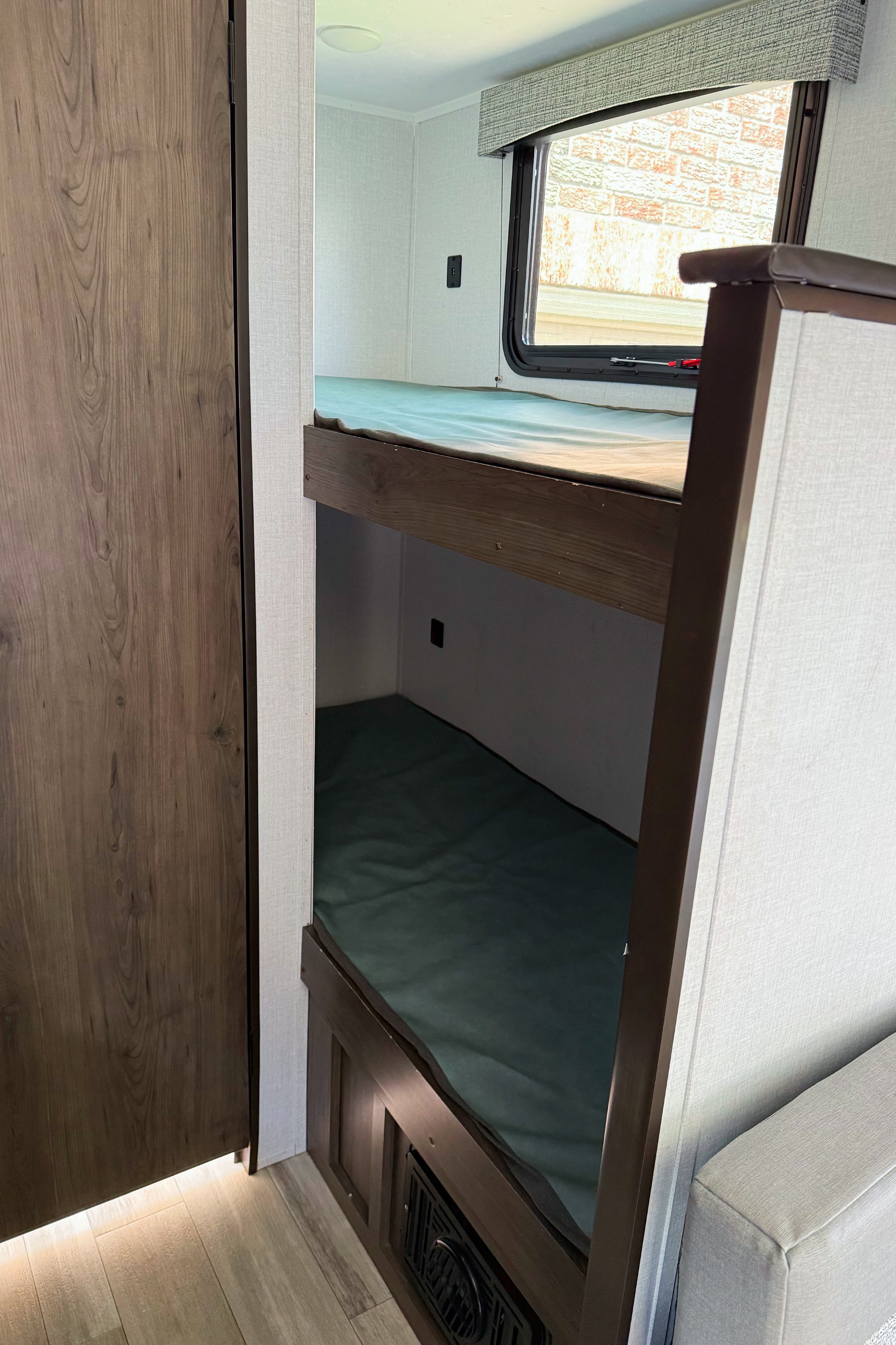 Forest River Coachmen Clipper 17BH Trailer