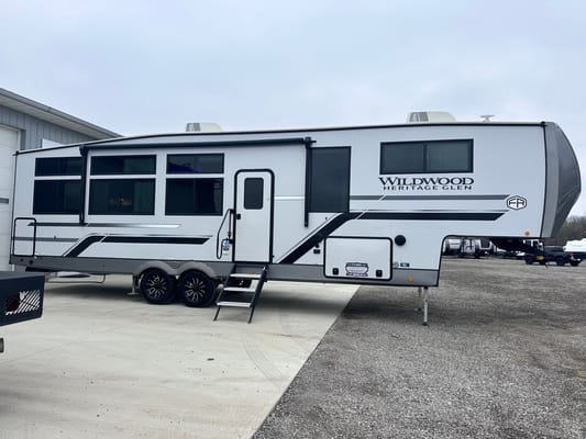 Forest River Heritage 320 viewGlen Fifth Wheel