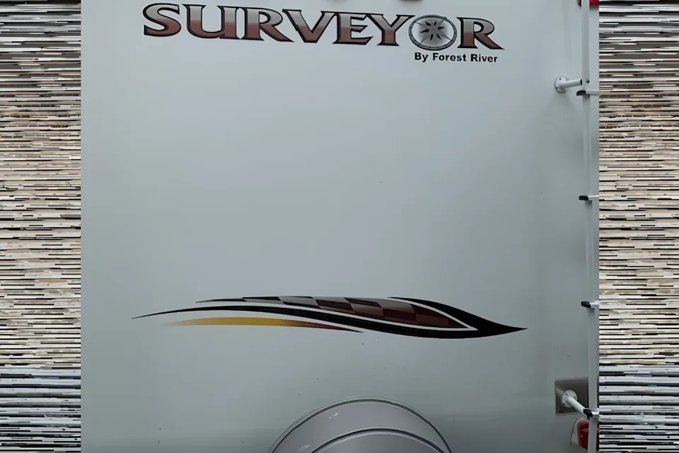 Coach Surveyor Roulotte