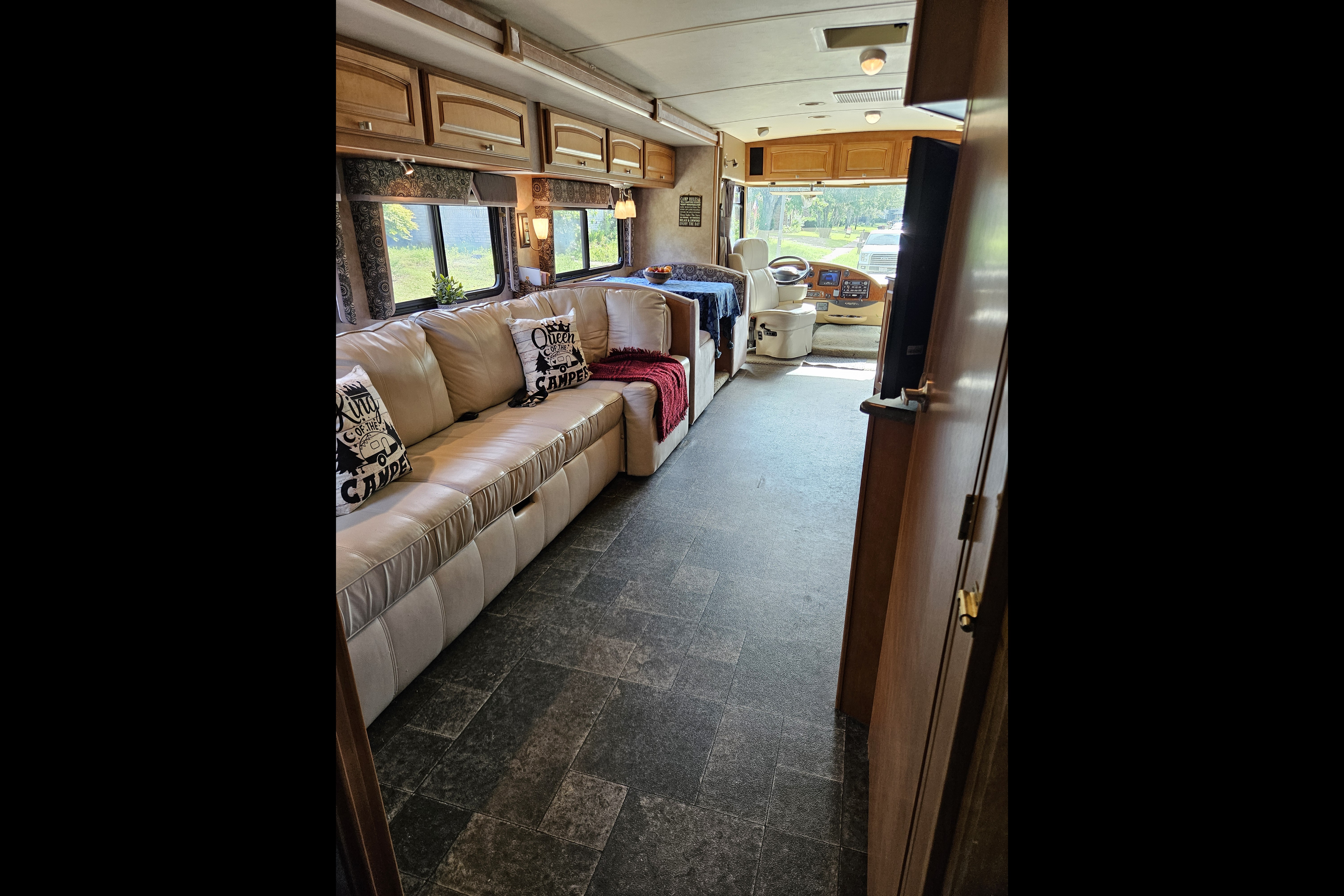 2013 Winnebago Vista 35F Class A