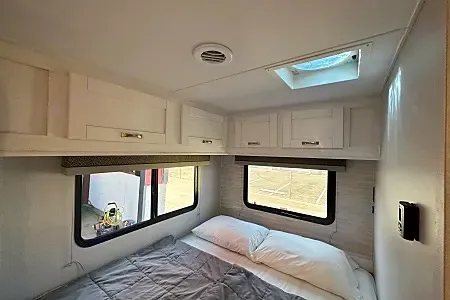 New Gulf Stream Conquest Class C 24ft. - FREE PRIVATE SHUTTLE - Layla-