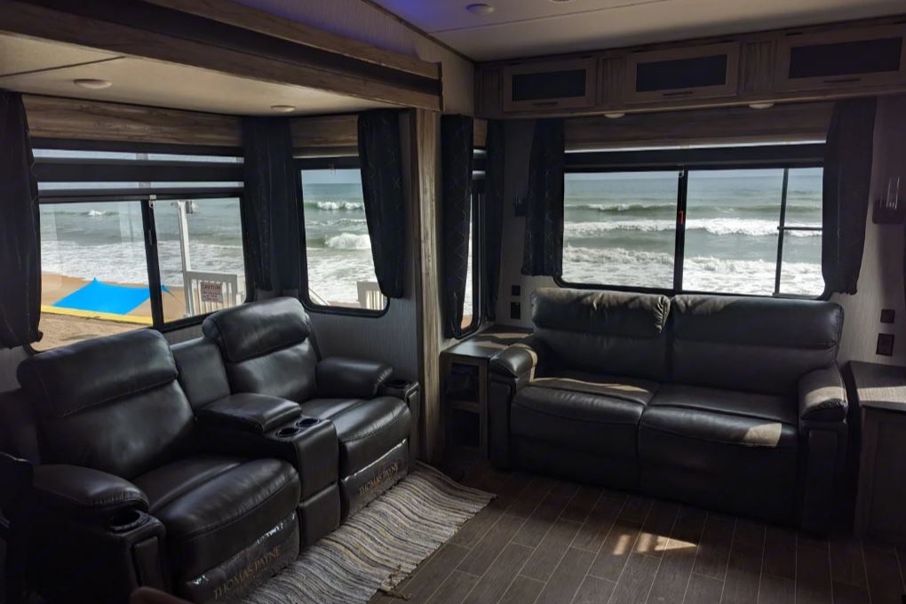Arctic Wolf 291RL Fifth Wheel