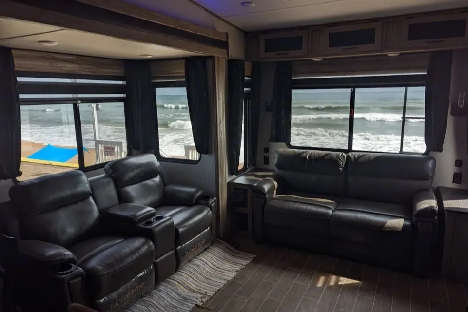 Arctic Wolf 291RL Fifth Wheel
