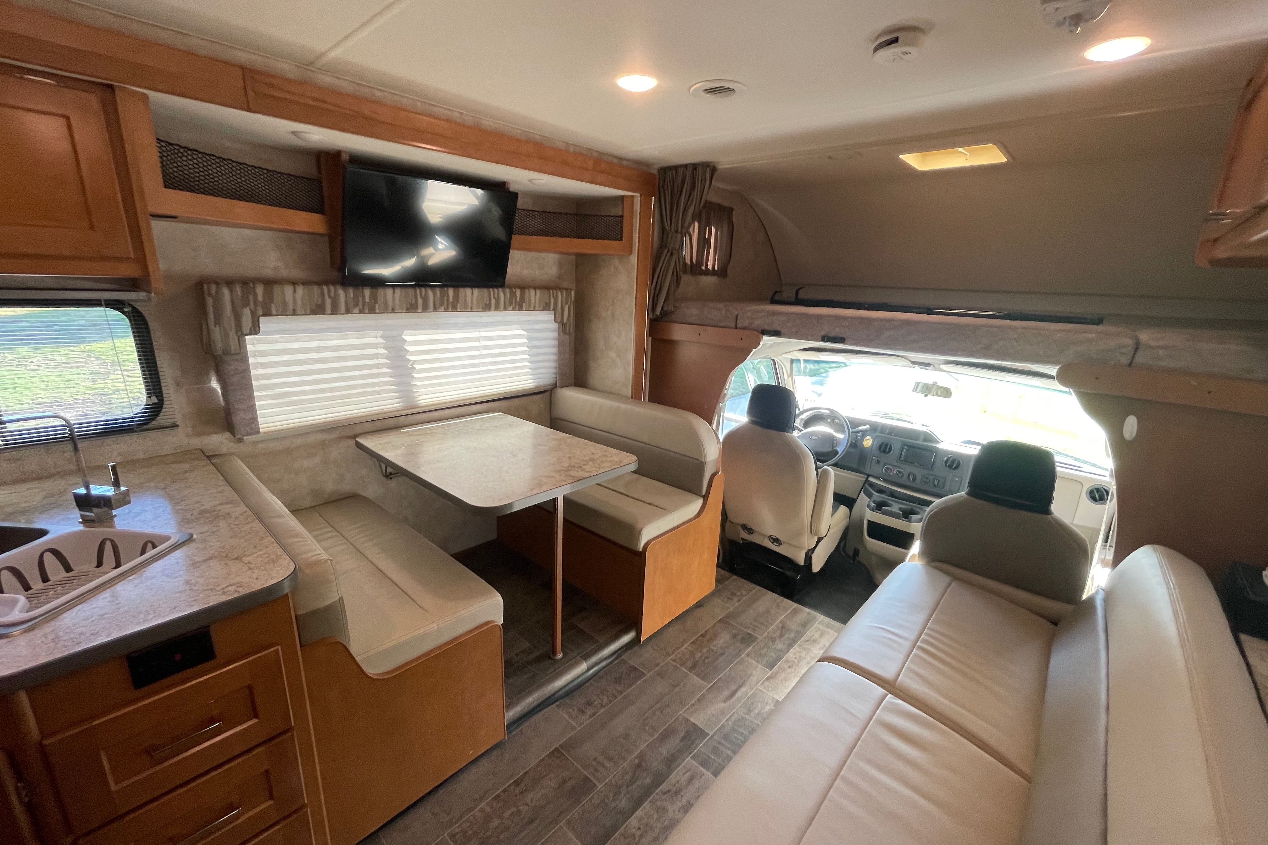Winnebago Minnie Winnie bunk house 31G Class C