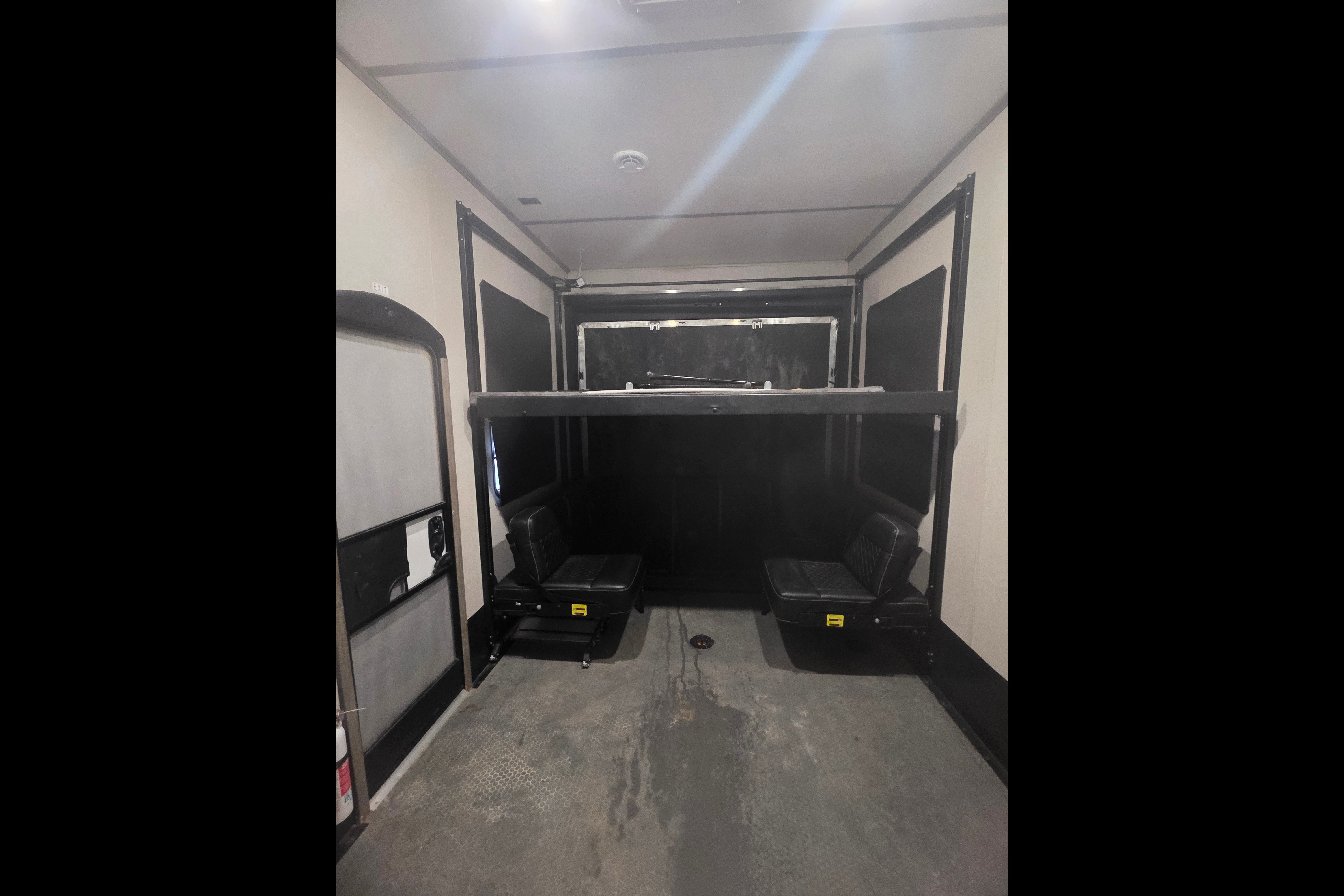 Katie's Keystone Carbon 418 Toy Hauler