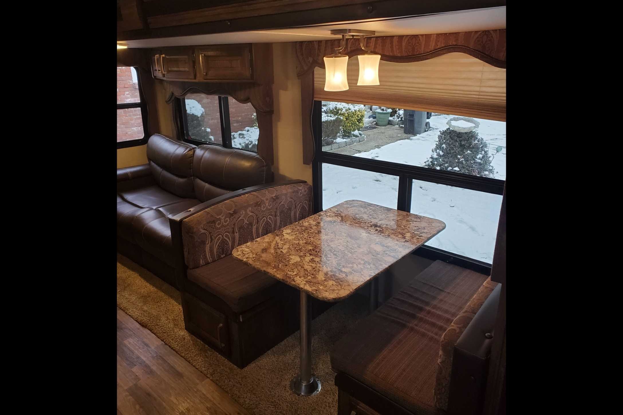 Larry's Keystone  Cougar  xlite Fifth Wheel
