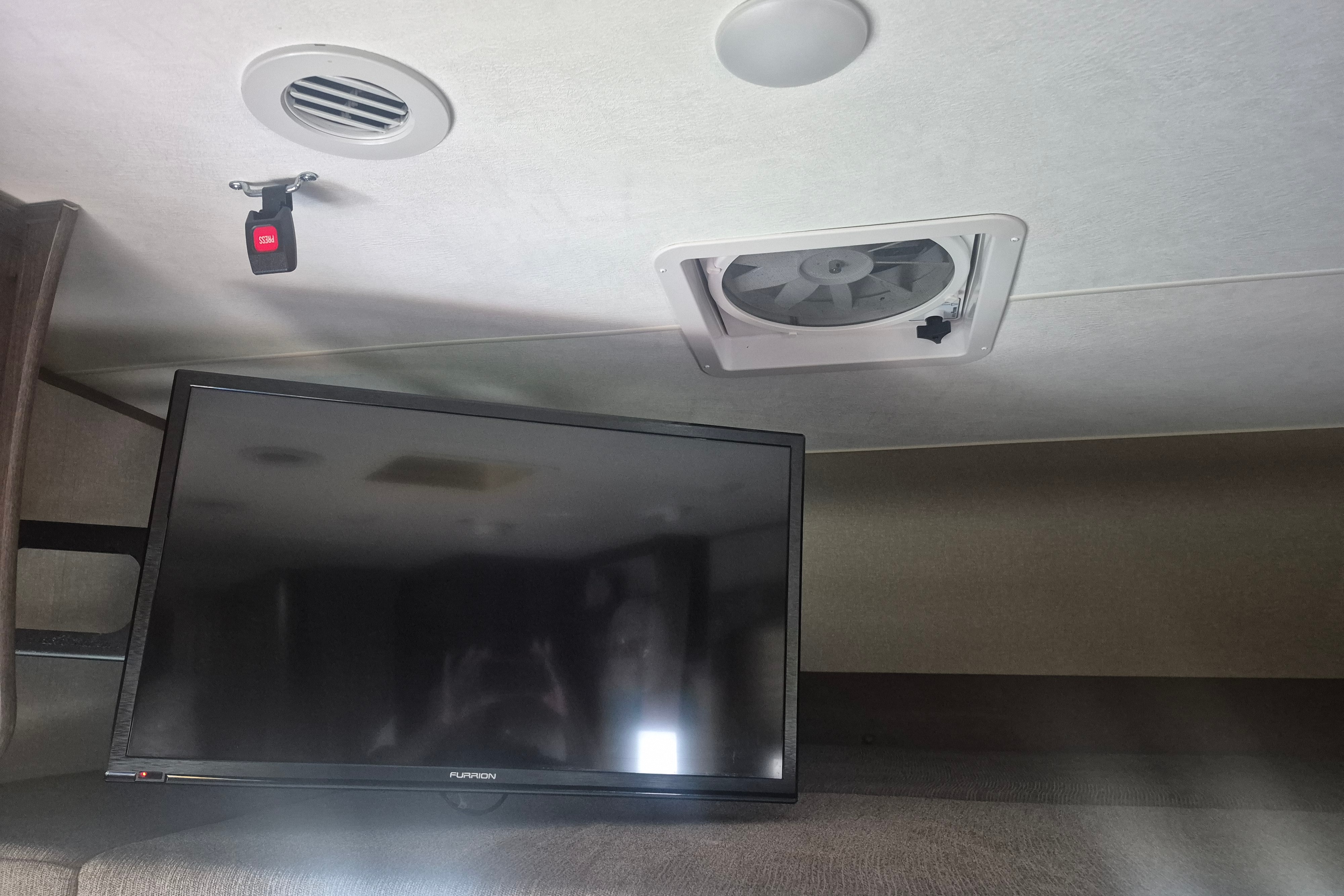 Kathy 's Coachman Freelander Class C