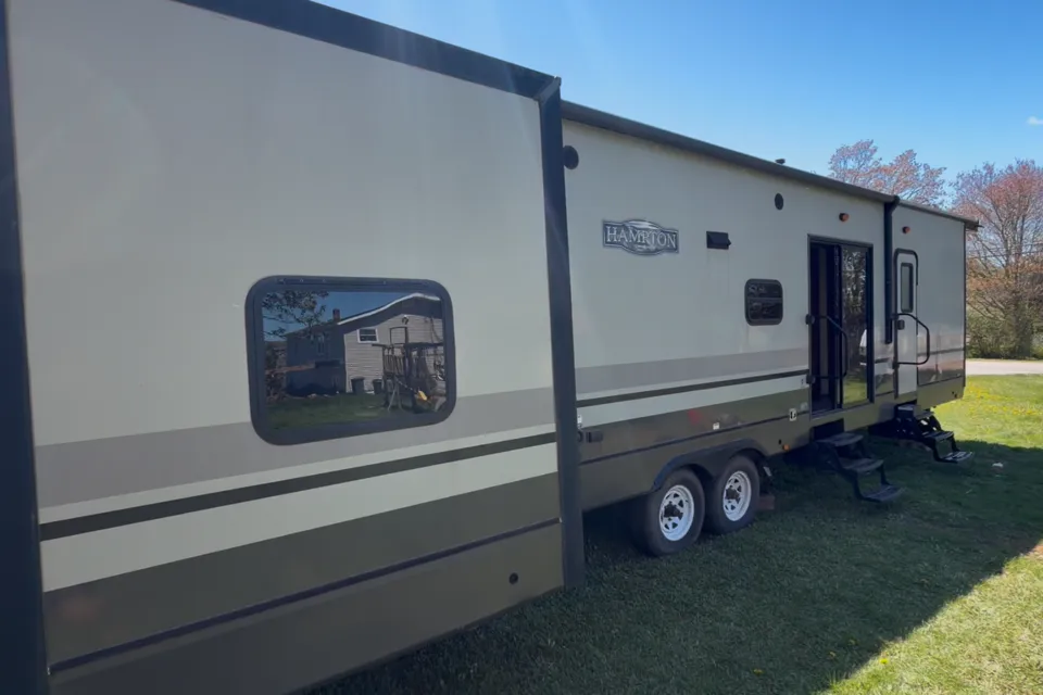 Aurora's Hampton Crossroads Travel Trailer