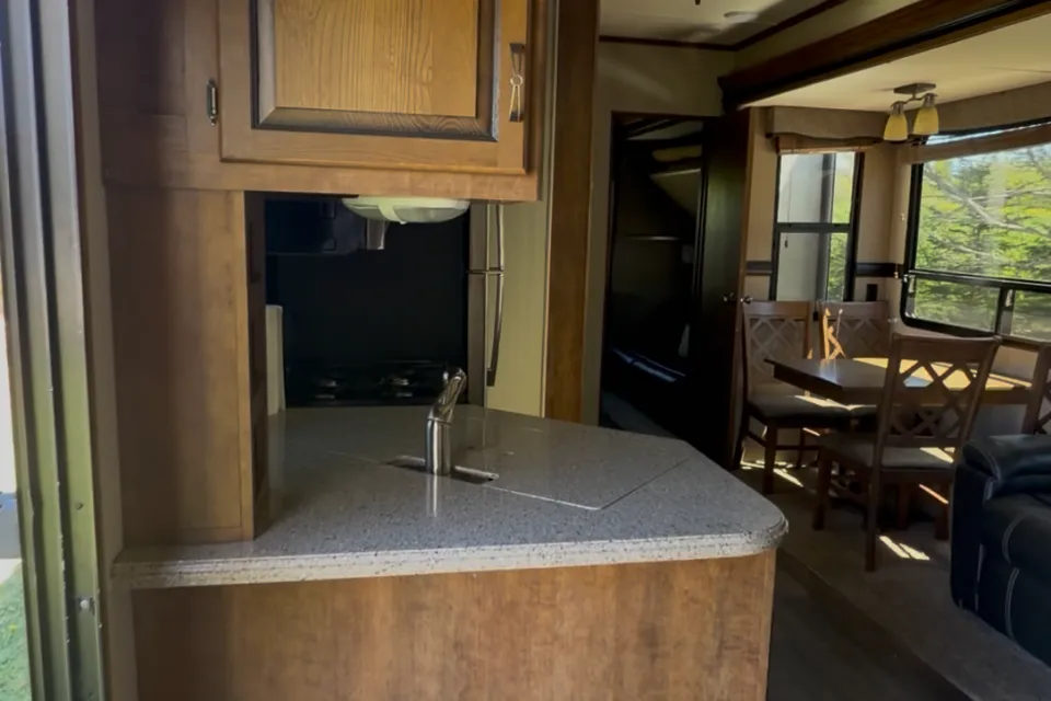 Aurora's Hampton Crossroads Travel Trailer