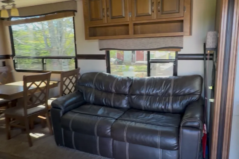 Aurora's Hampton Crossroads Travel Trailer