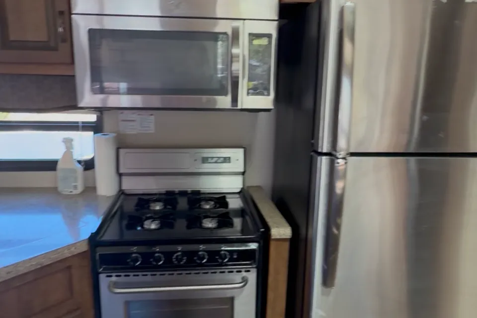 Aurora's Hampton Crossroads Travel Trailer
