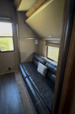 Aurora's Hampton Crossroads Travel Trailer
