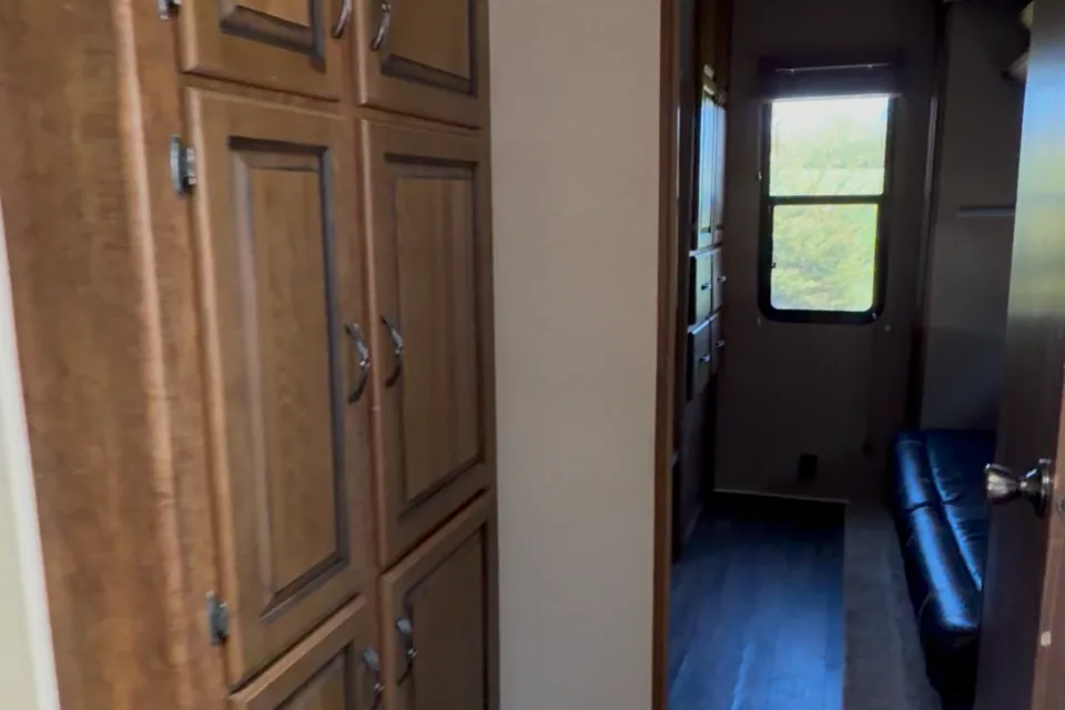 Aurora's Hampton Crossroads Travel Trailer