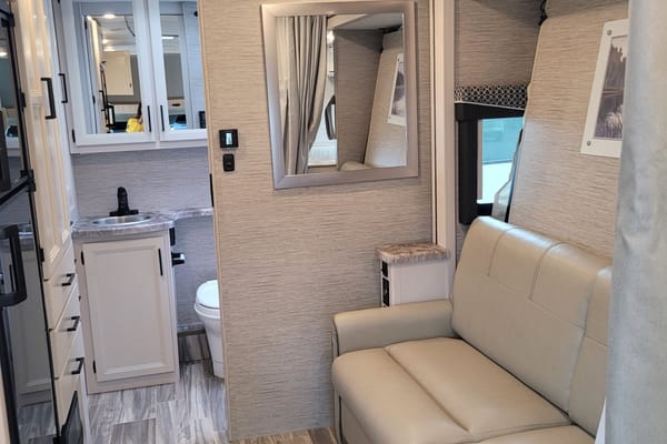 2023 Thor Motor Coach Four Winds Class C