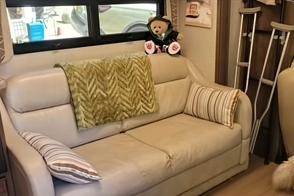 S&J Jayco GreyHawk 31FS Class C