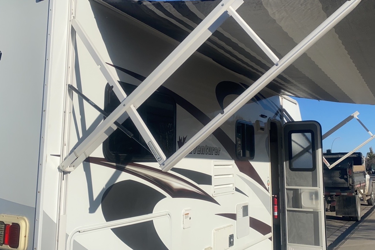 Fleet #C7 Mid-size Class C – Luxury Option for Families & Friends (Sleeps 4 Adults, 2 Children)