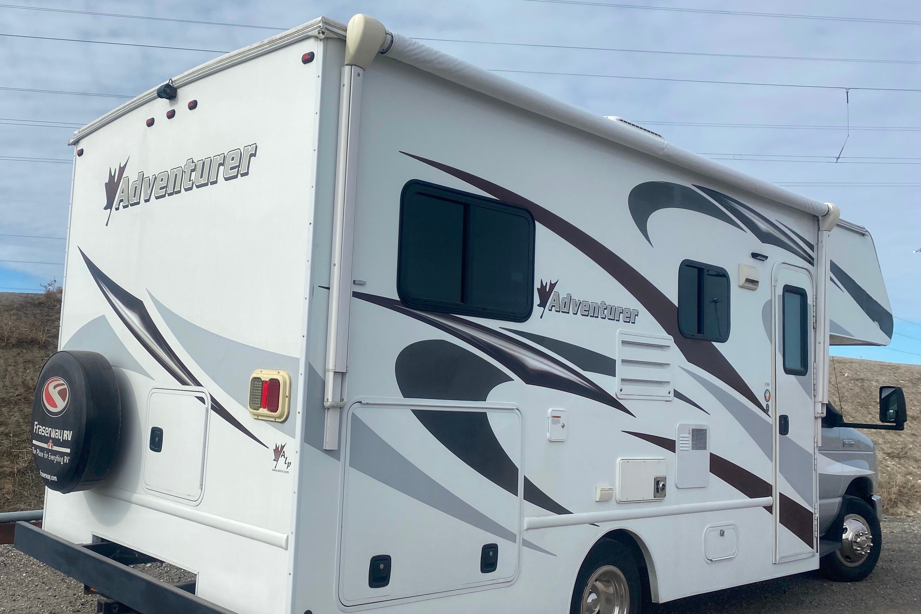Fleet #C7 Mid-size Class C – Luxury Option for Families & Friends (Sleeps 4 Adults, 2 Children)