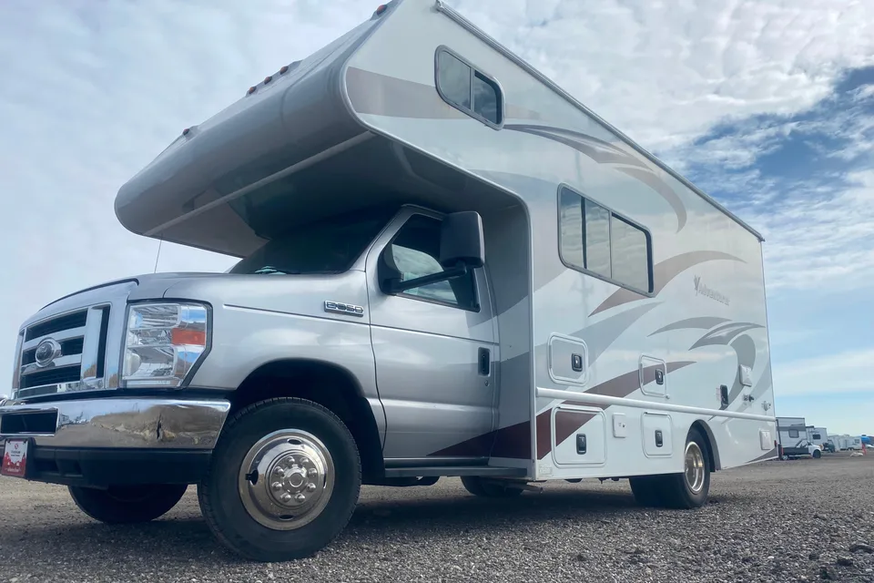 Fleet #C7 Mid-size Class C – Luxury Option for Families & Friends (Sleeps 4 Adults, 2 Children)