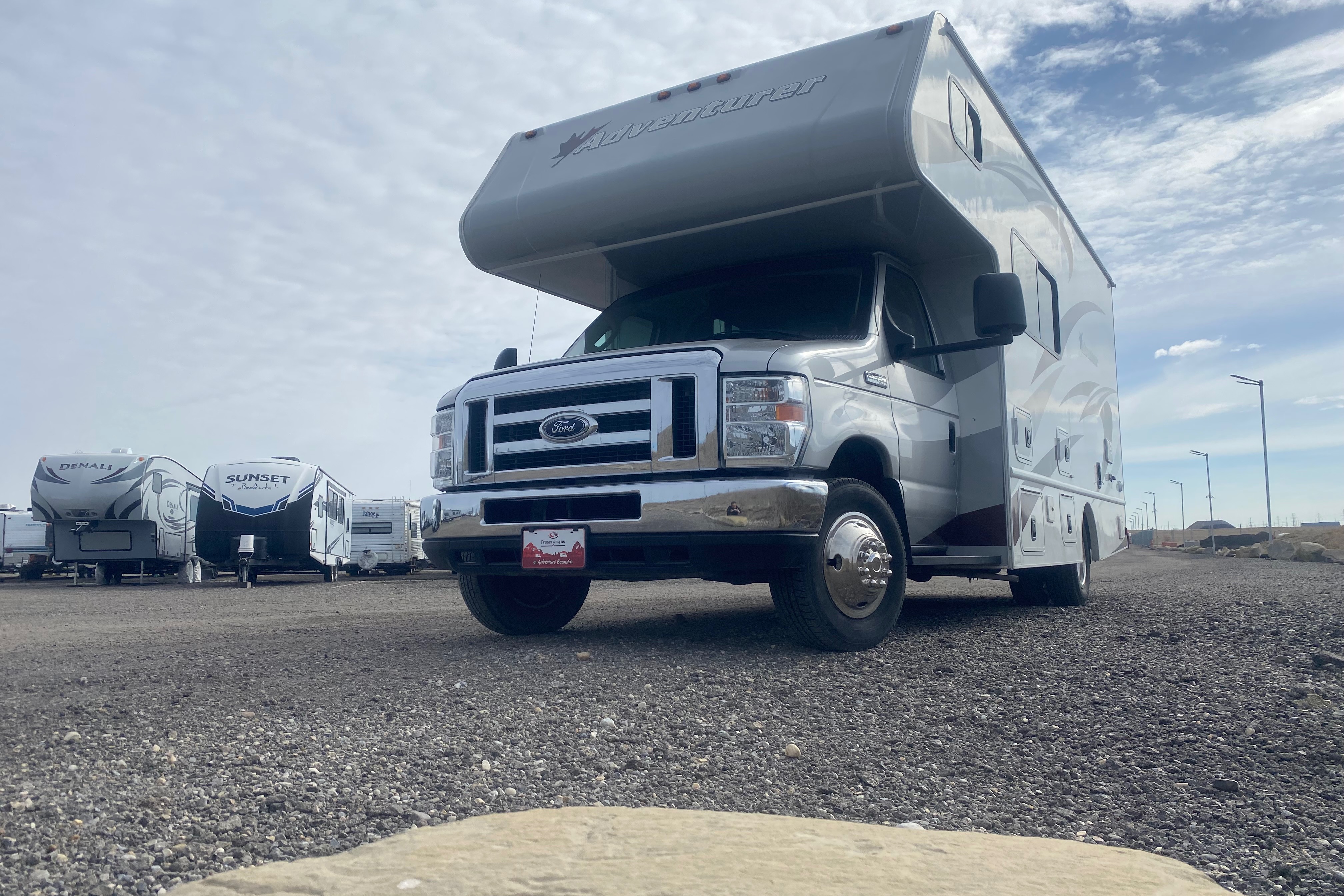 Fleet #C7 Mid-size Class C – Luxury Option for Families & Friends (Sleeps 4 Adults, 2 Children)