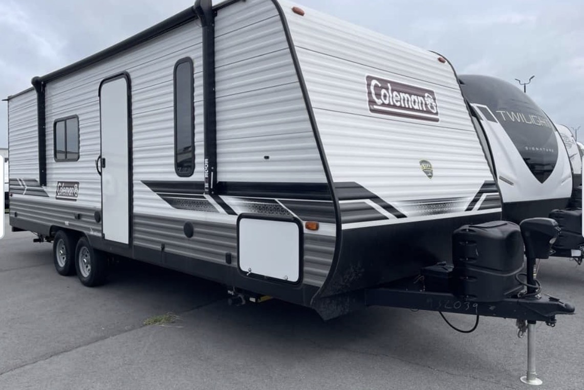 jakwan's Coleman Lantern Travel Trailer