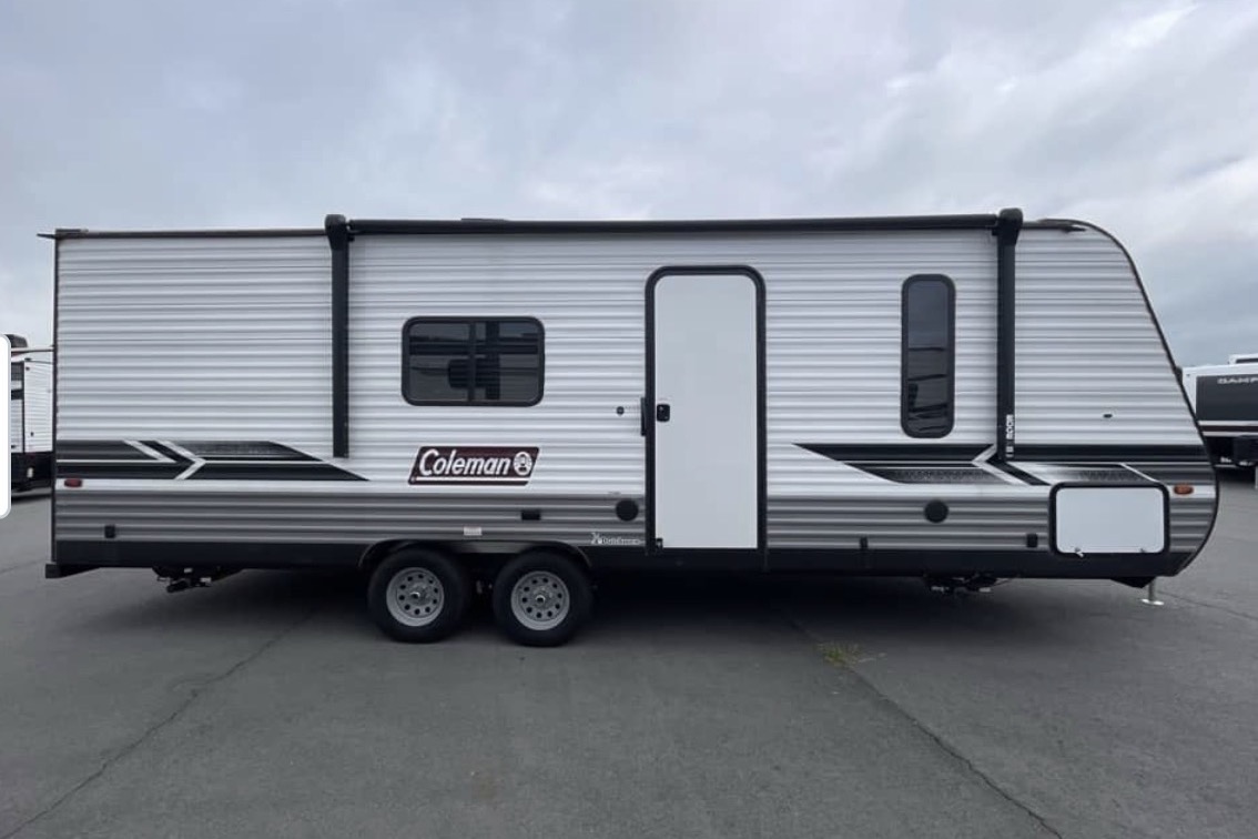 jakwan's Coleman Lantern Travel Trailer