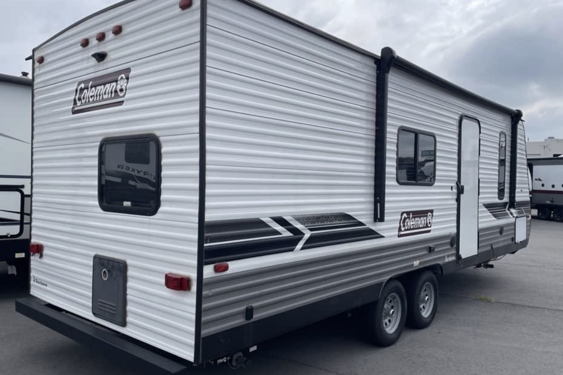 jakwan's Coleman Lantern Travel Trailer