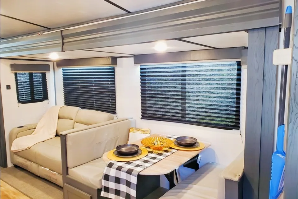 Rv Rentals Way Of Life's INTRODUCTORY OFFER! 2023 Keystone Bullet 290BSWE B3