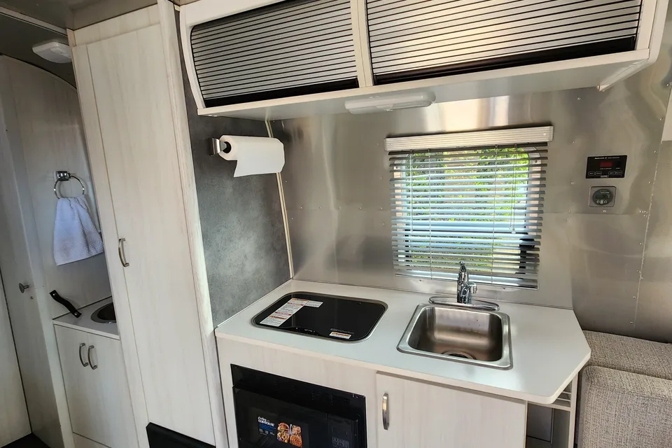 Airstream Bambi 19