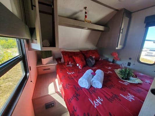 DELIVERY & SET-UP ONLY WITH Alberto and Katia's 2022 Coleman