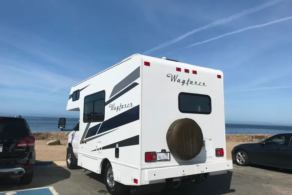 Tiffin Wayfarer 19TM Class C 19' length Great for first timers