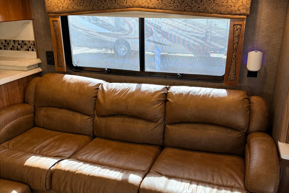 Entegra Coach Aspire 44R Class A