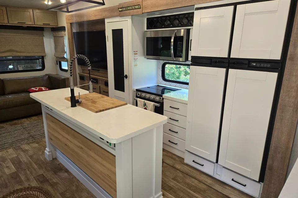 Mark's Keystone Arcadia 3660 RL Fifth Wheel