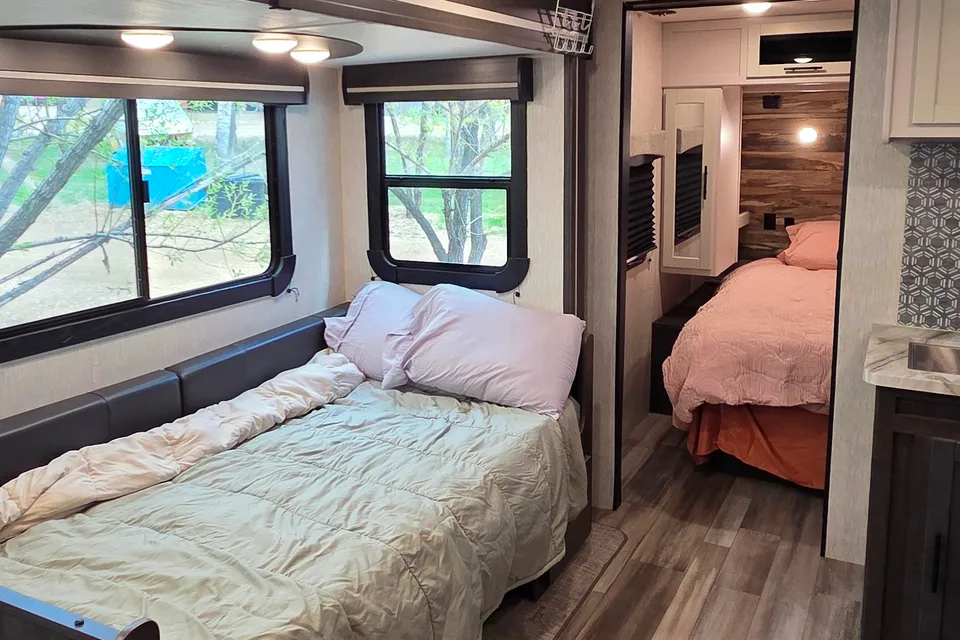 Dyllan & Emily's Crossroads Cruiser Air CR- 28BBH Travel Trailer