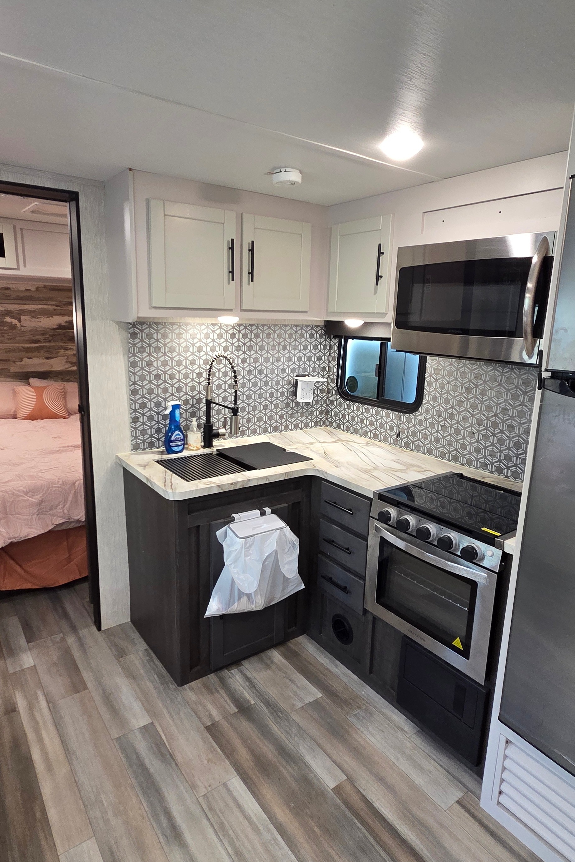Dyllan & Emily's Crossroads Cruiser Air CR- 28BBH Travel Trailer