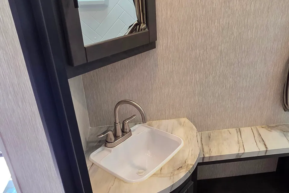 Dyllan & Emily's Crossroads Cruiser Air CR- 28BBH Travel Trailer