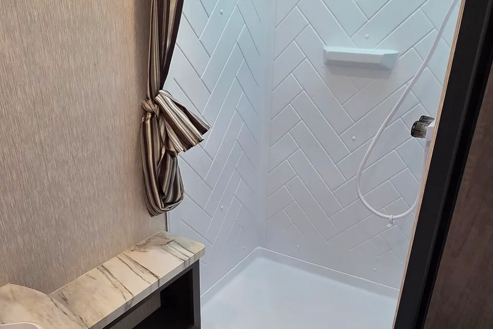 Dyllan & Emily's Crossroads Cruiser Air CR- 28BBH Travel Trailer