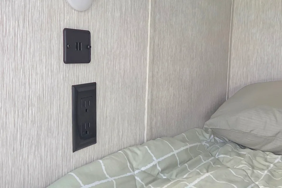 Dyllan & Emily's Crossroads Cruiser Air CR- 28BBH Travel Trailer